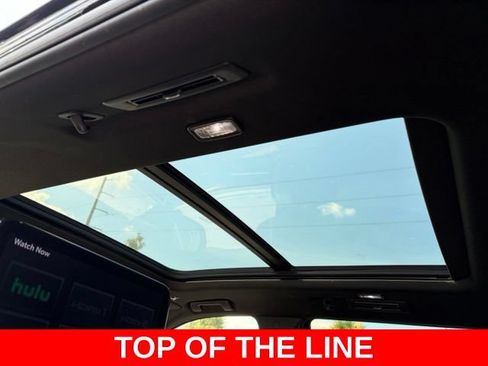 Used 2023 GMC Yukon Denali Ultimate AWD/4WD image 18