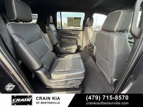 Used 2023 Chevrolet Suburban Premier image 33