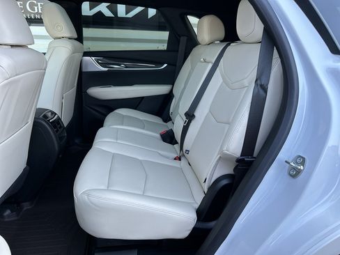 Used 2025 Cadillac XT5 Sportv w/ Technology Package AWD/4WD image 12