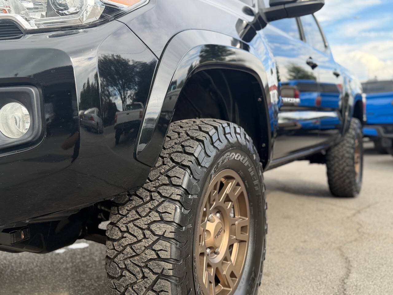 Used 2017 Toyota Tacoma TRD Sport w/ Tow Package AWD/4WD image 92
