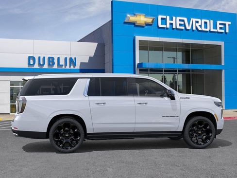 New 2026 Chevrolet Suburban High Country image 6
