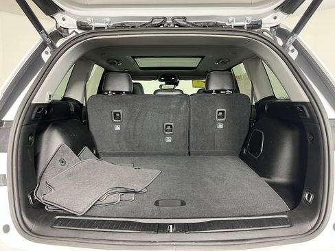 Used 2024 Jeep Grand Cherokee Limited w/ Black Appearance Package image 22