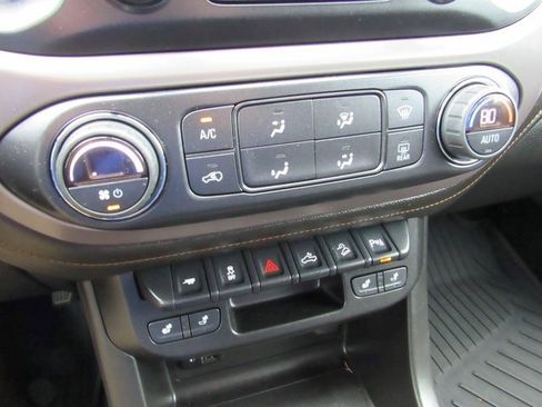 Used 2022 GMC Canyon AT4 image 26