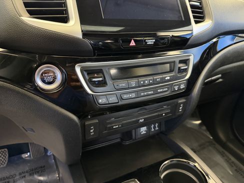 Used 2016 Honda Pilot Touring image 22