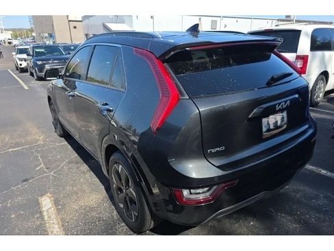 Used 2023 Kia Niro Wave w/ Wave Preserve Package image 4