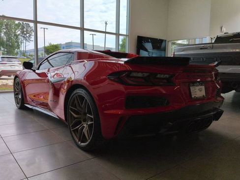 Used 2025 Chevrolet Corvette Z06 RWD image 6