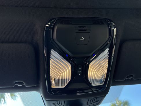 Used 2020 BMW 530i xDrive image 39