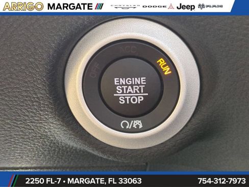 New 2026 Chrysler Pacifica Select FWD image 31