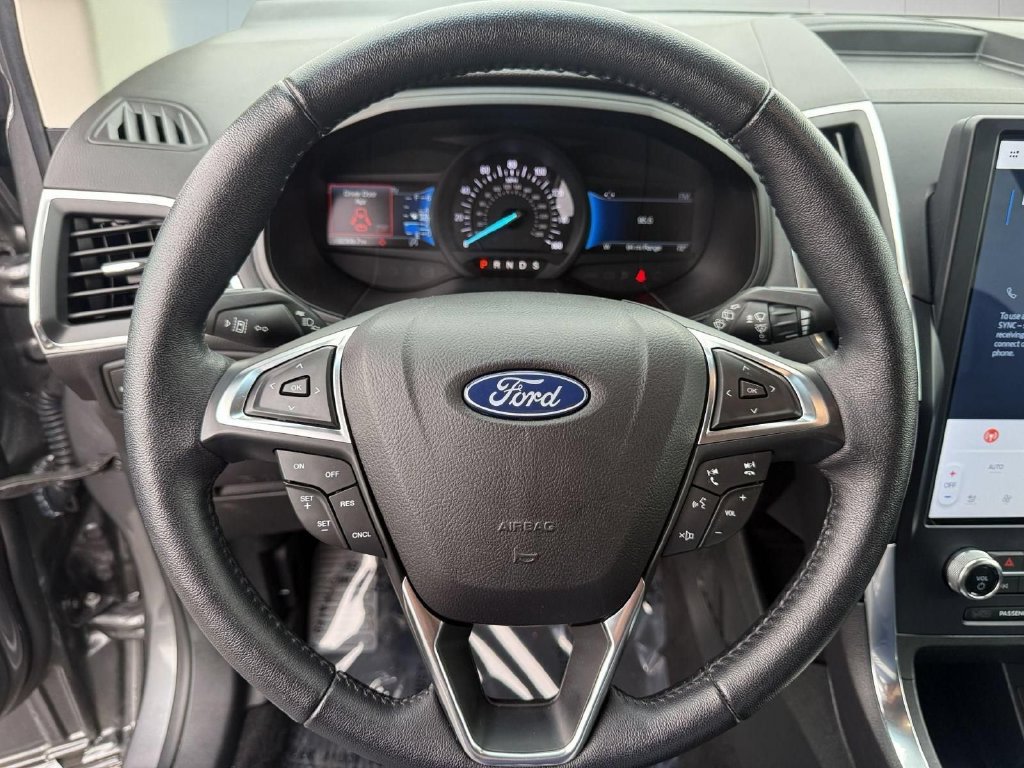 Used 2023 Ford Edge Titanium AWD/4WD image 18
