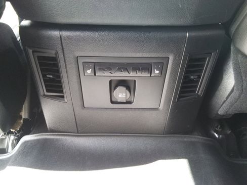 Used 2015 RAM 1500 Laramie w/ Convenience Group AWD/4WD image 10