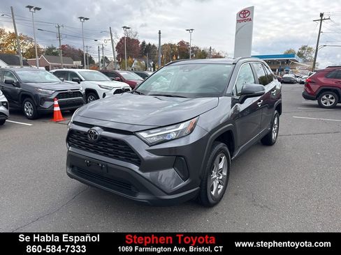 Used 2022 Toyota RAV4 XLE image 4