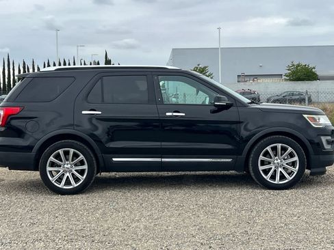 Used 2017 Ford Explorer Limited FWD image 9