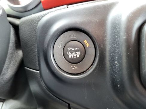 Used 2019 Jeep Wrangler Unlimited Rubicon w/ Dual Top Group AWD/4WD image 19