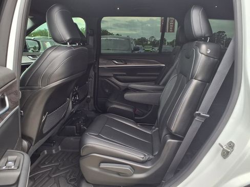 Used 2025 Jeep Grand Cherokee L Limited RWD image 9