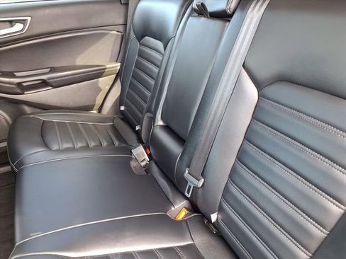 Used 2023 Ford Edge SEL image 7