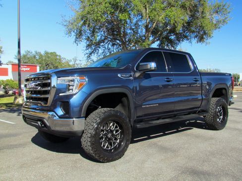 Used 2020 GMC Sierra 1500 SLE w/ SLE Value Package image 3
