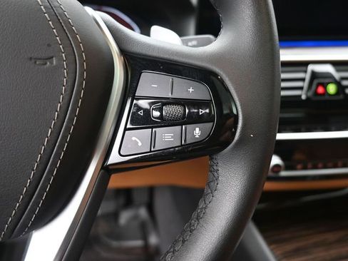 Used 2022 BMW 540i w/ Premium Package image 23