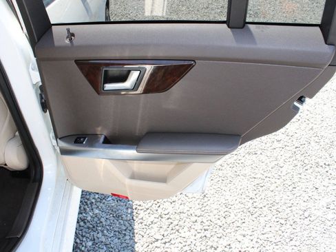 Used 2015 Mercedes-Benz GLK 350 2WD image 23