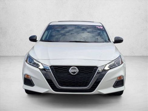 Used 2019 Nissan Altima 2.5 SR w/ SR Premium Package FWD image 2