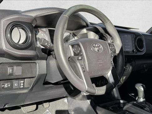 Used 2021 Toyota Tacoma TRD Sport w/ Technology Package image 11