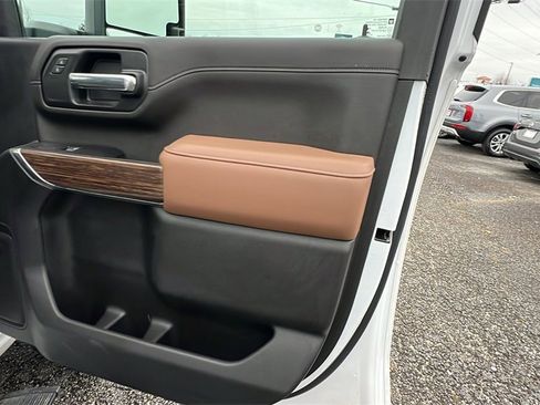 Used 2022 Chevrolet Silverado 2500 High Country w/ Z71 Off-Road Package image 16