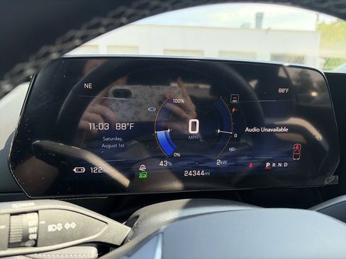 Used 2024 Chevrolet Blazer EV LT AWD/4WD image 23