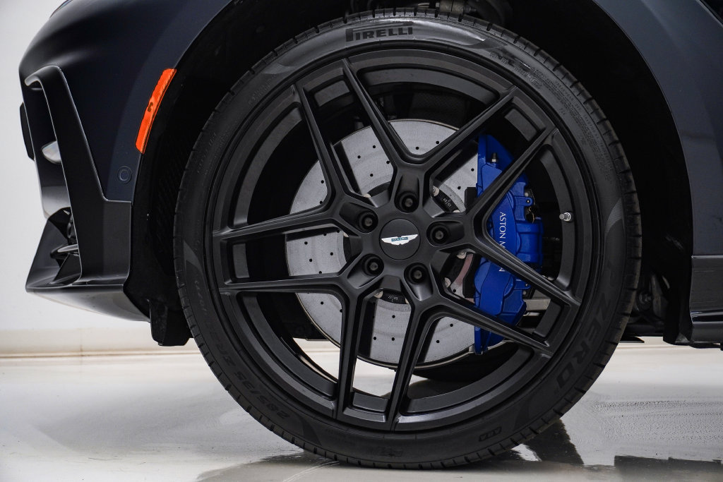Used 2026 Aston Martin DBX 707 AWD/4WD image 15
