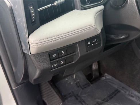 Used 2022 Toyota Avalon XLE w/ Moonroof Package FWD image 8