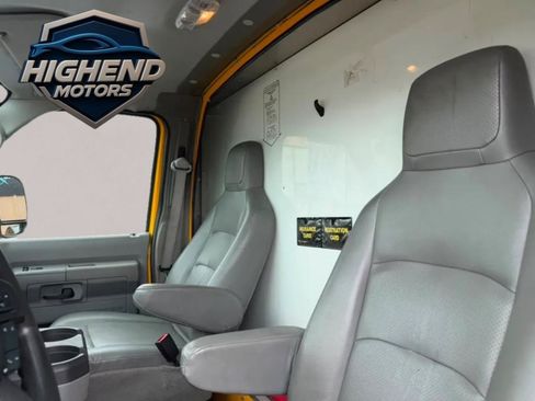 Used 2022 Ford E-350 and Econoline 350 Super Duty RWD image 10