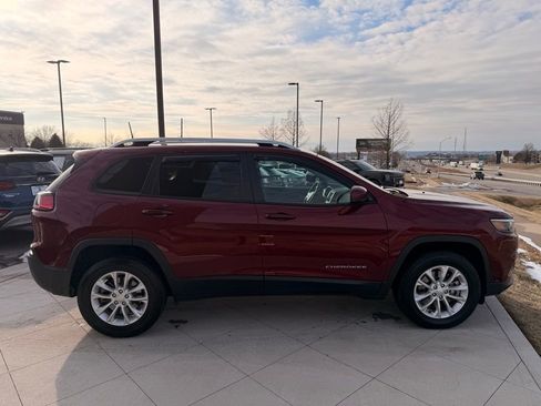 Used 2020 Jeep Cherokee Latitude w/ Cold Weather Group image 6
