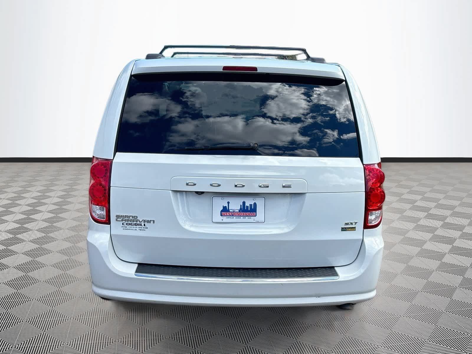 Used 2018 Dodge Grand Caravan SXT FWD image 6