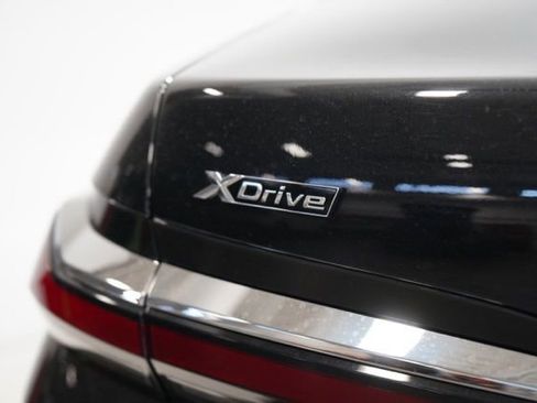 Used 2025 BMW 740i xDrive 740i xDrive image 10