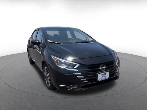 Used 2025 Nissan Versa SV FWD image 3