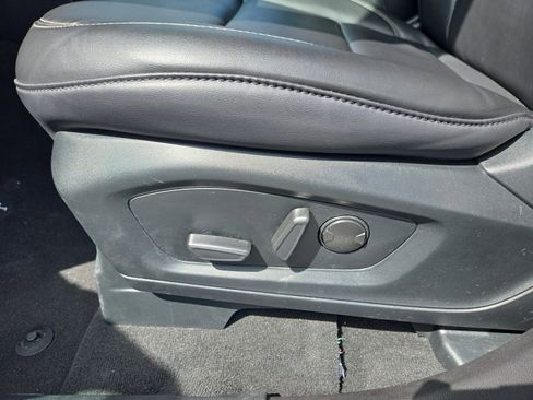 Used 2023 Ford Explorer XLT w/ Equipment Group 202A AWD/4WD image 12