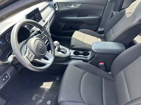 Used 2019 Kia Forte LXS FWD image 7