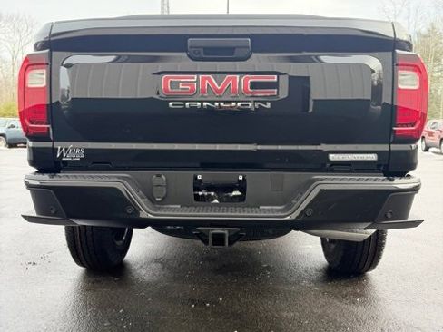 New 2026 GMC Canyon Elevation image 7