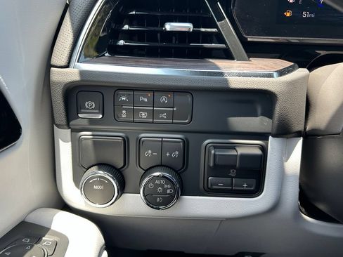 Used 2025 Chevrolet Suburban Premier w/ Sun And Tow Package RWD image 60