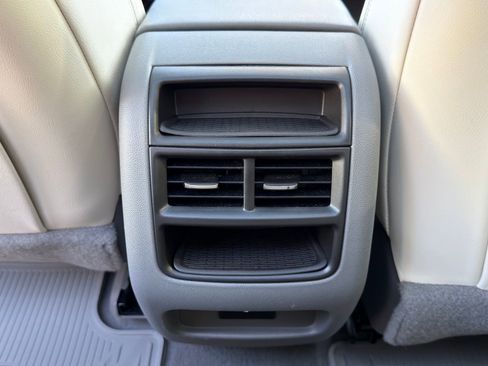 Used 2021 Cadillac XT5 Premium Luxury image 18