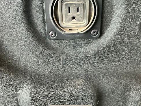 Used 2021 Nissan Titan SV w/ SV Convenience Package AWD/4WD image 12