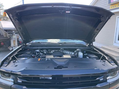 Used 2017 Chevrolet Silverado 1500 LT w/ LT Convenience Package AWD/4WD image 30