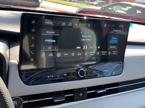 New 2025 Mitsubishi Outlander SE image 12