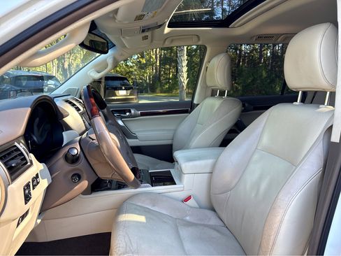 Used 2017 Lexus GX 460 image 25