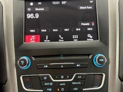 Used 2017 Ford Fusion SE w/ Fusion SE Technology Package image 17