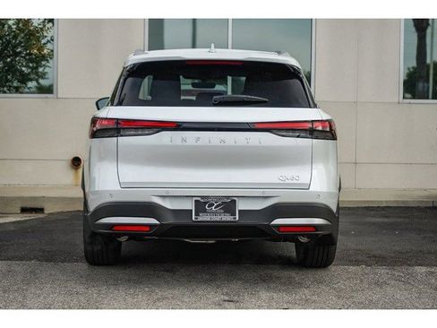 New 2026 INFINITI QX60 Luxe image 5