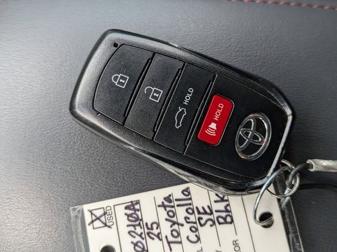 Used 2025 Toyota Corolla SE FWD image 32