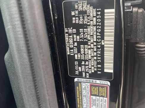 Used 2023 Kia Sorento S w/ Panoramic Sunroof Package FWD image 9