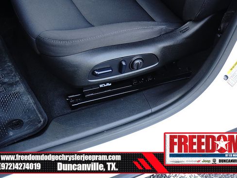 Used 2024 Chevrolet Malibu LT FWD image 35
