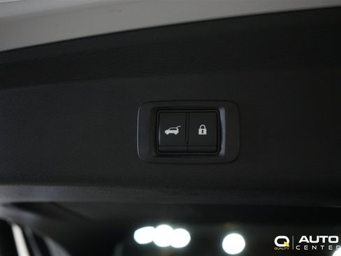 Used 2025 Mitsubishi Outlander SE image 40