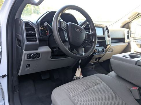 Used 2015 Ford F150 XLT w/ Trailer Tow Package RWD image 2