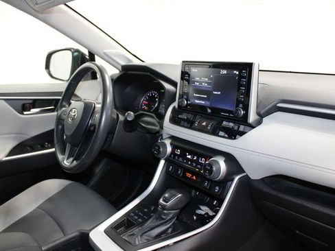 Used 2020 Toyota RAV4 XLE Premium AWD/4WD image 32